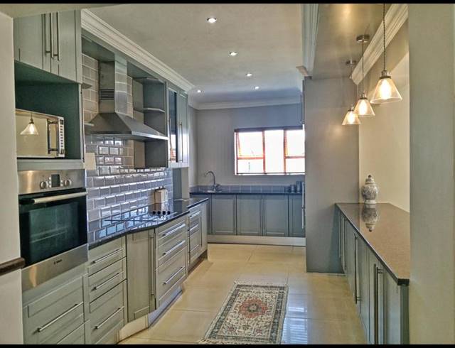 5 BEDROOM PROPERTY TO RENT IN CENTURION